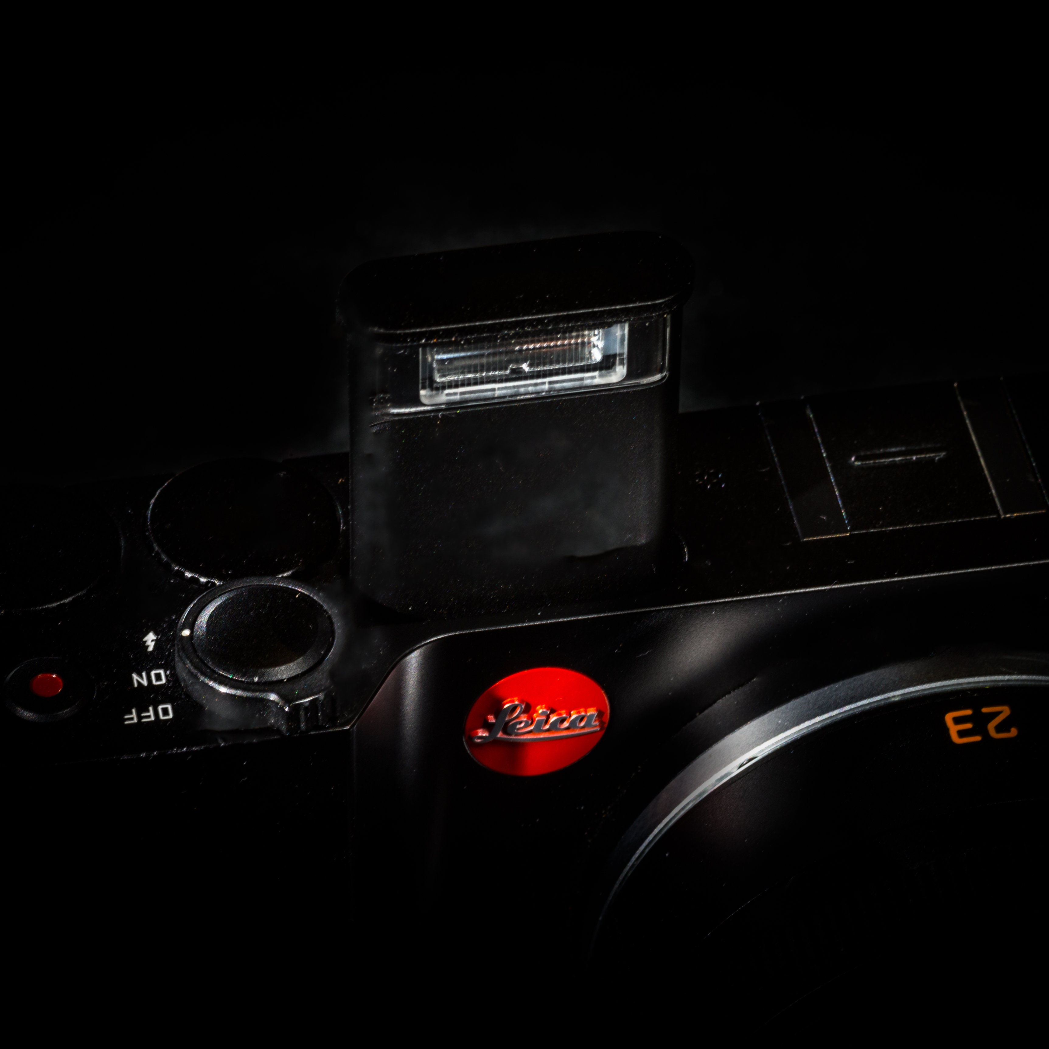 Leica TL2 camera vs Leica TL Camera review by Master Photographer Oz Yilmaz. Leica Review explains Leica TL2 camera specs and photos for photography tips