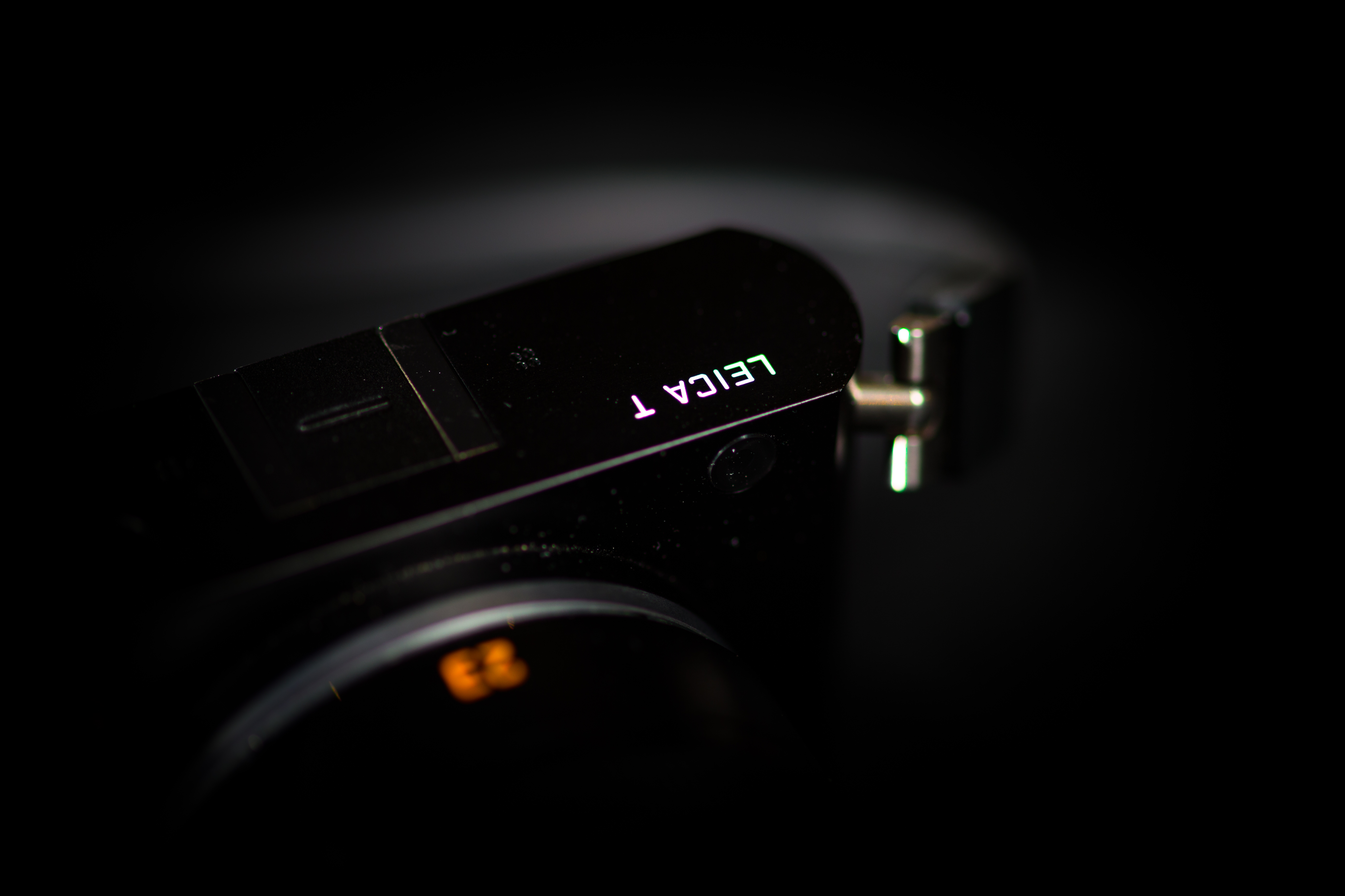 Leica TL2 camera vs Leica TL Camera review by Master Photographer Oz Yilmaz. Leica Review explains Leica TL2 camera specs and photos for photography tips