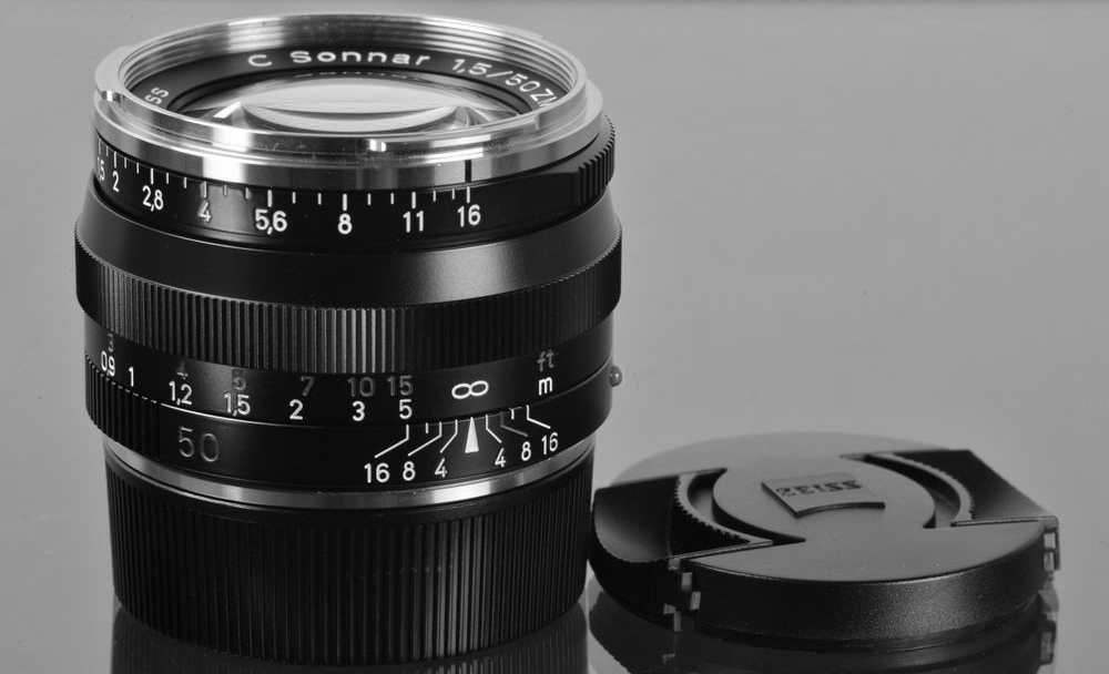 Zeiss Sonnar 50mm f/1.5 ZM Lens - Street Photography - LEICA REVIEW