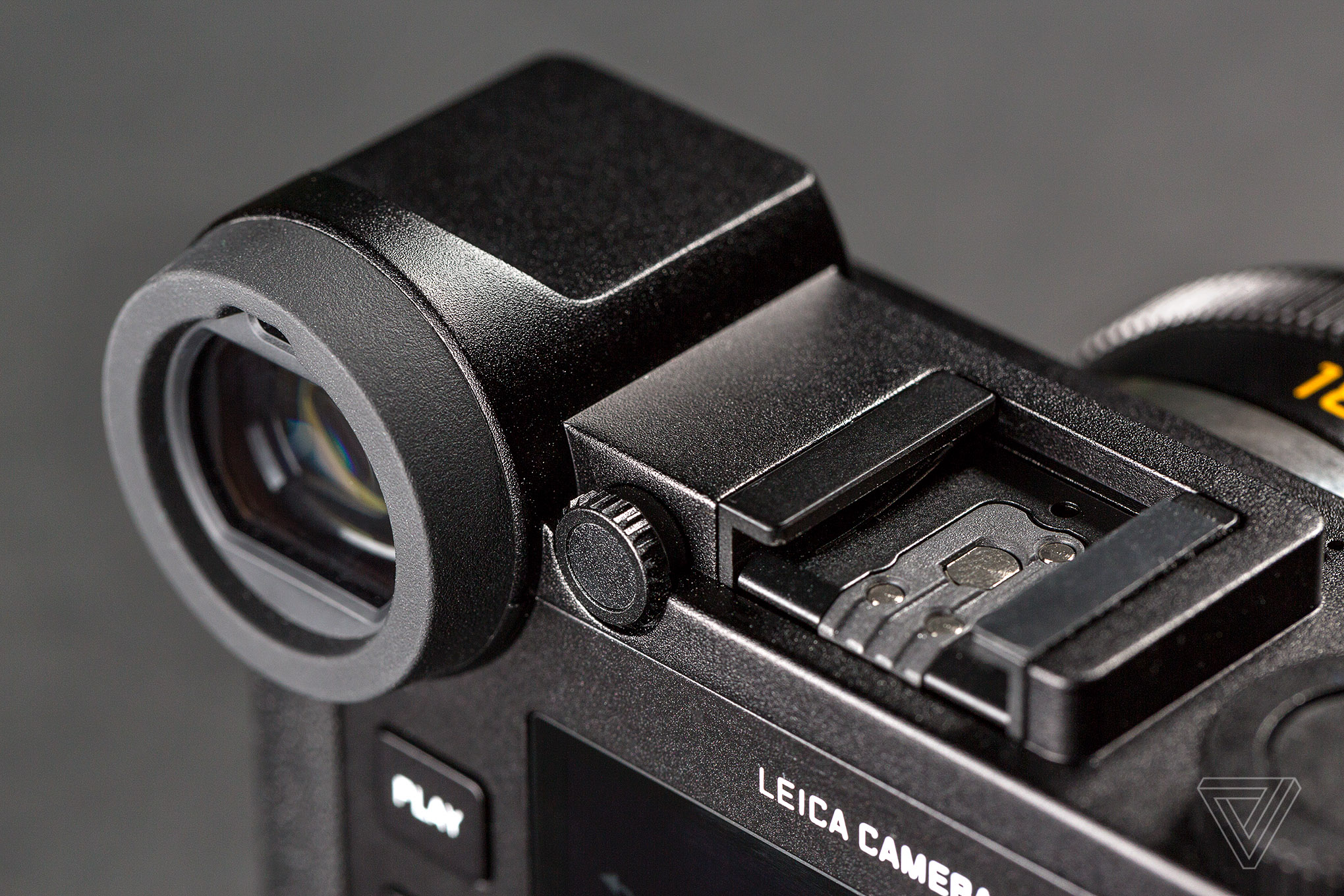 Leica CL Camera Review - Leica Review - Reviewed by Oz Yilmaz