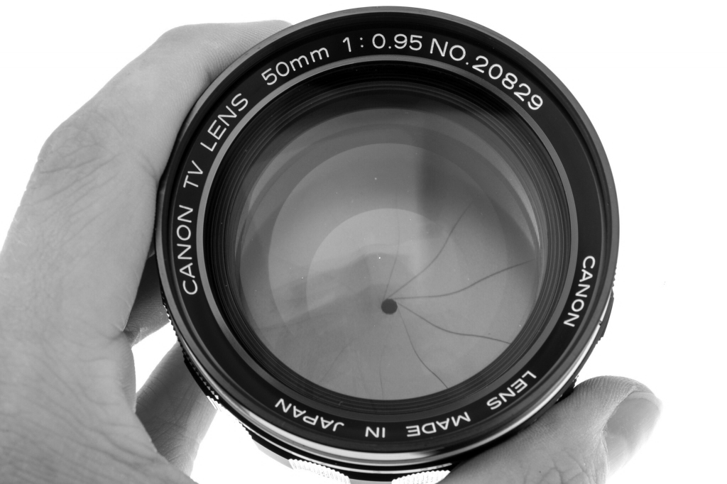 Leica M Monochrom Camera - Monochrome Photography Tutorial by Master Photographer Oz Yilmaz explains how to use Leica M Monochrom Camera for best results.
