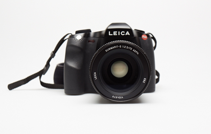 Leica S Camera Review by Master Photographer Oz Yilmaz explains how to use Leica S medium format camera for best photography results, photography tips.